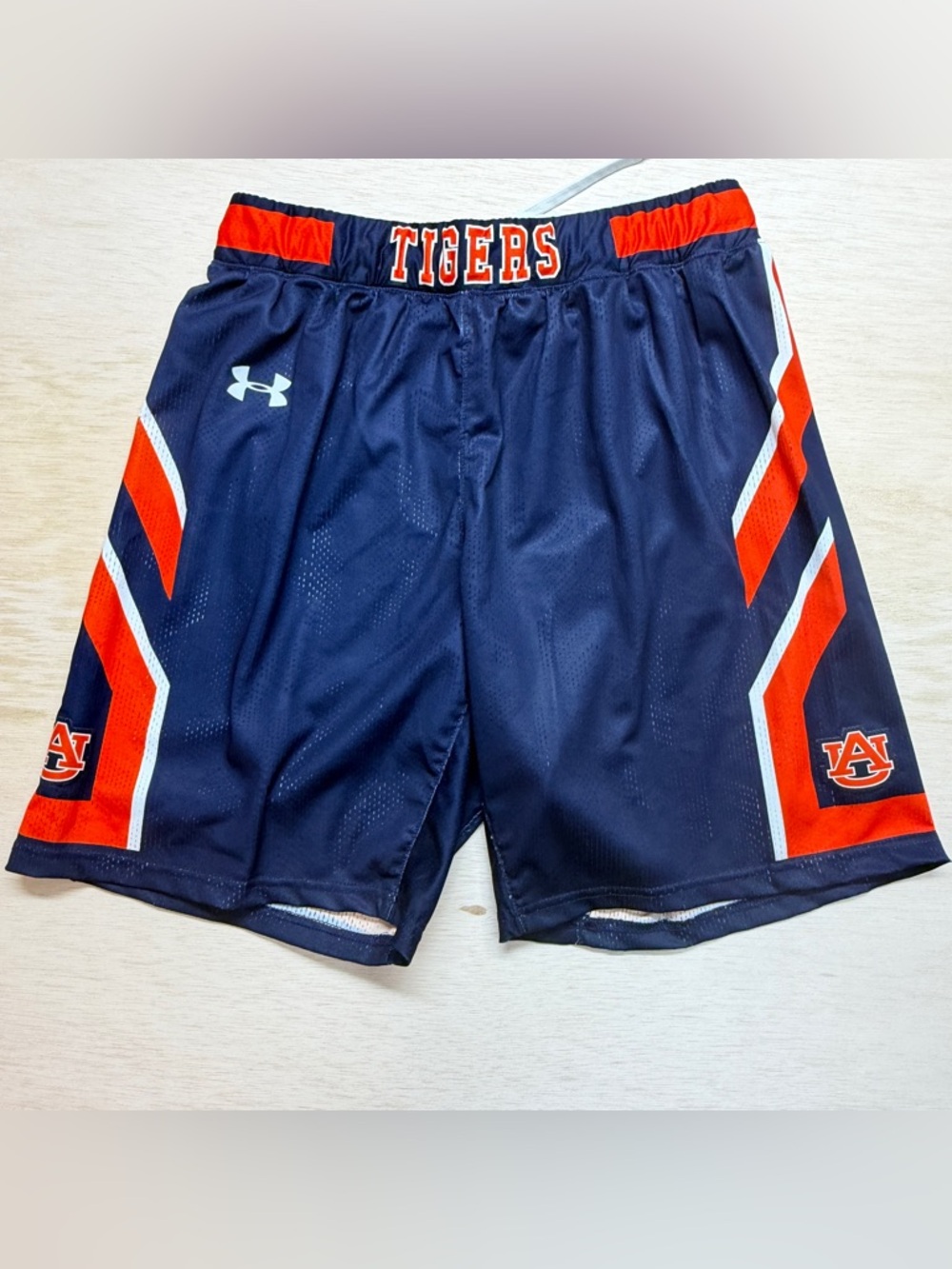 Under Armour Auburn Tigers Team Authentic Blue NCAA Basketball Shorts Mens L